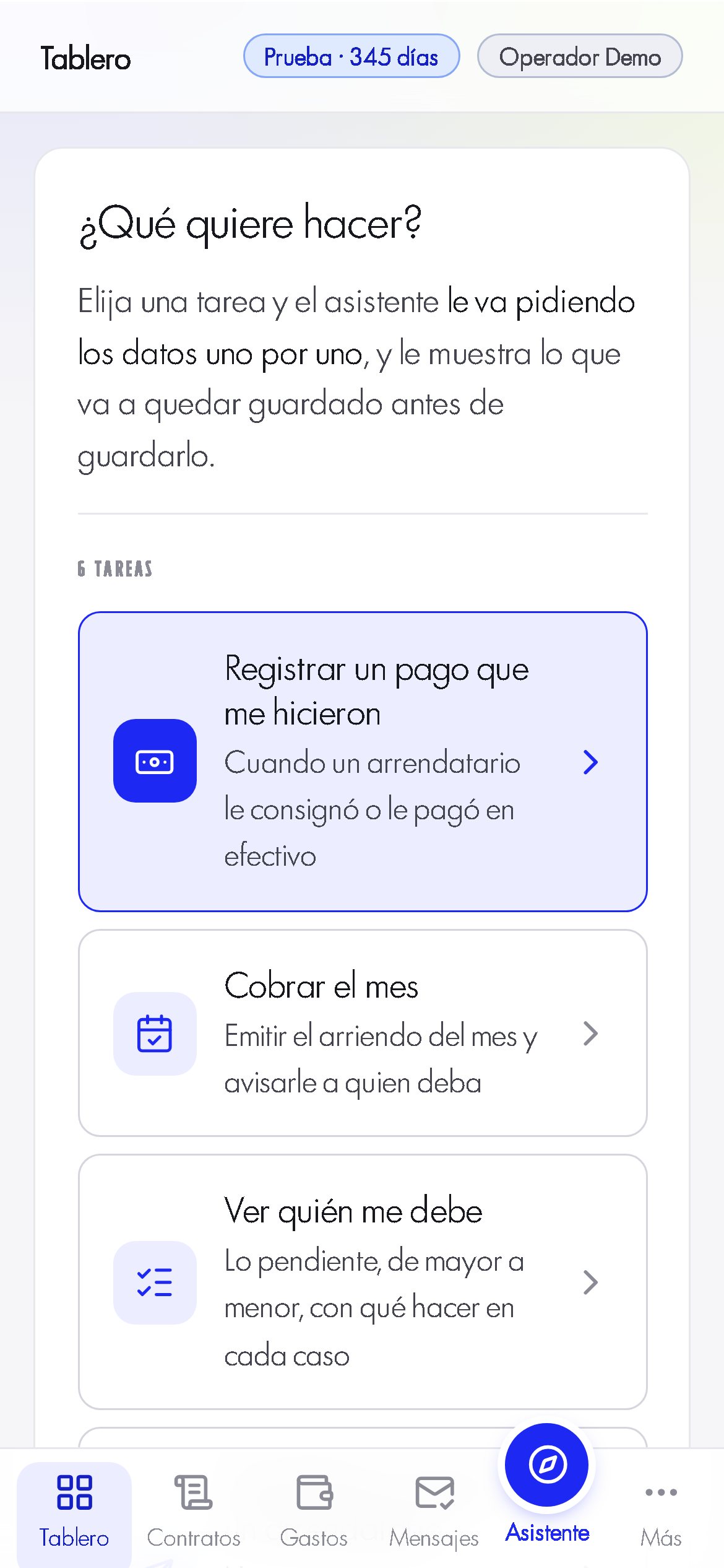 El modo sencillo en el teléfono: «¿Qué quiere hacer?» arriba de todo, con letra grande y las tareas en tarjetas.